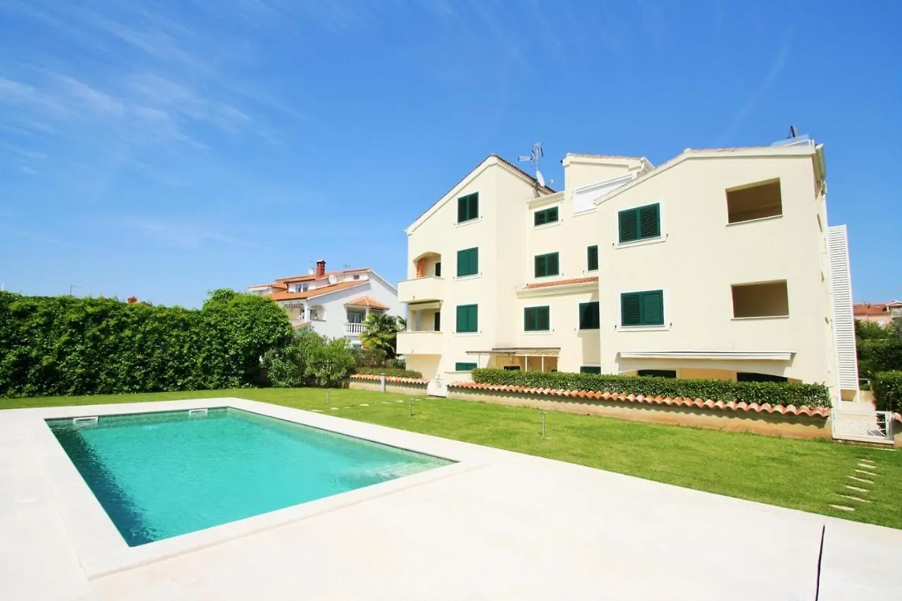 One Bedroom Apartment Bonsai With Shared Pool Kukci Croacia
