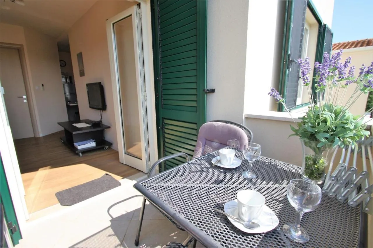 One Bedroom Apartment Bonsai With Shared Pool Kukci